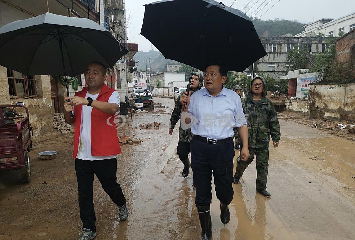 全国大暴雨最新预警，应对暴雨天气的紧急措施