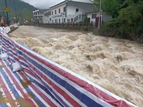 最新台风登录地点及其影响